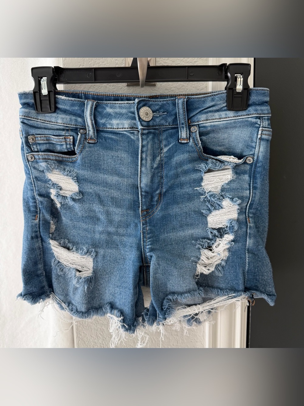 American Eagle Next Level Stretch Distressed Denim Shorts Size 4